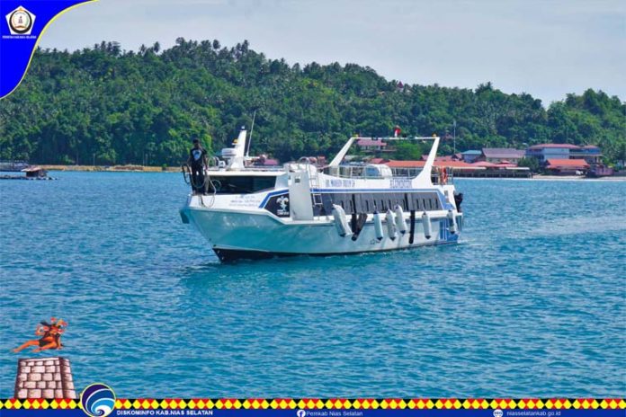 Launcing Kapal Motor (KM) Fast Rius Toene